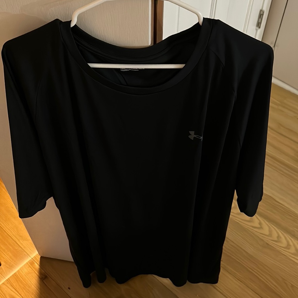 Never Worn!! Black 5XL Under Armour Short Sleeve Shirt